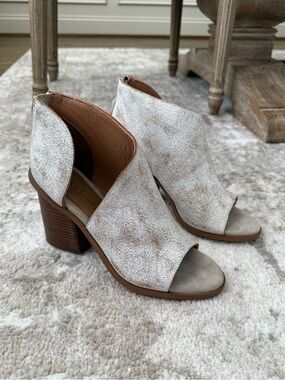Diba True Honey Suckle Leather Booties